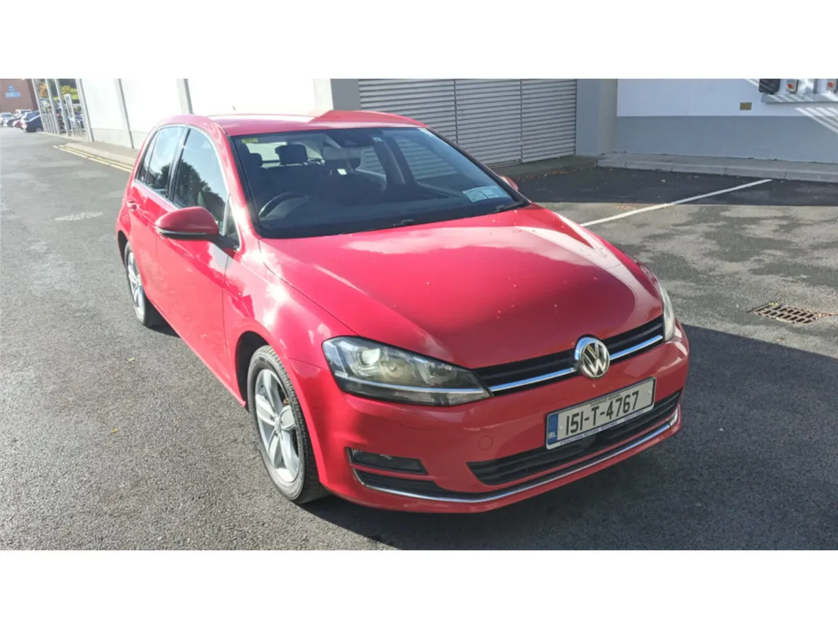 Volkswagen Golf Hatchback, Petrol, 2015, Red