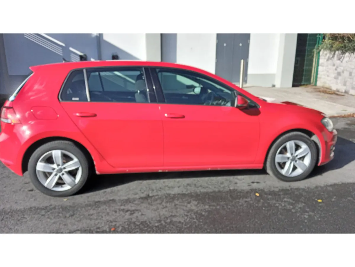 Volkswagen Golf Hatchback, Petrol, 2015, Red
