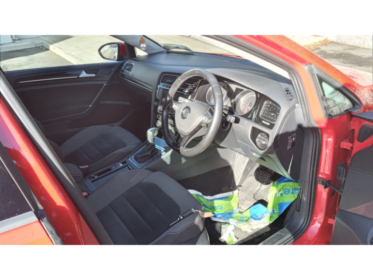 Volkswagen Golf Hatchback, Petrol, 2015, Red
