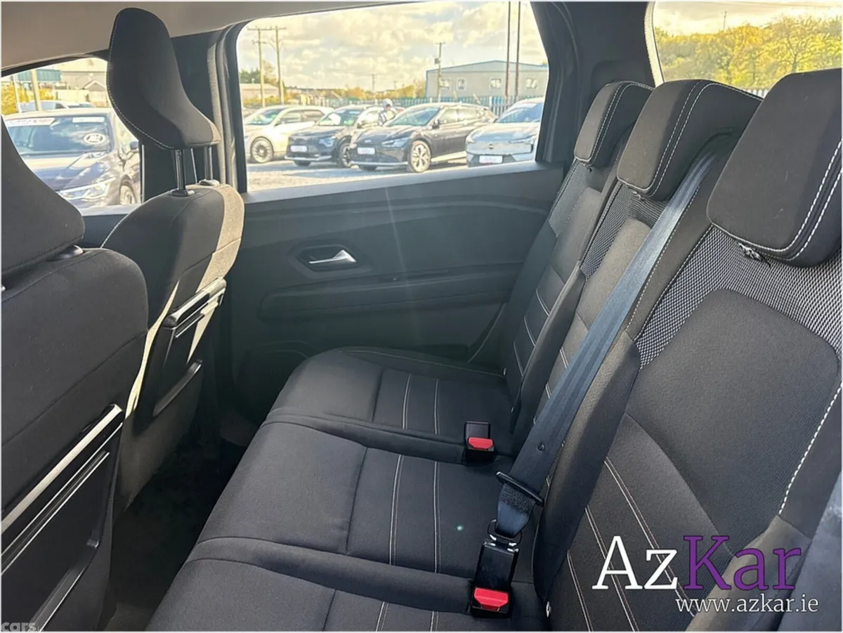 Dacia Jogger MPV, Petrol, 2023, Grey
