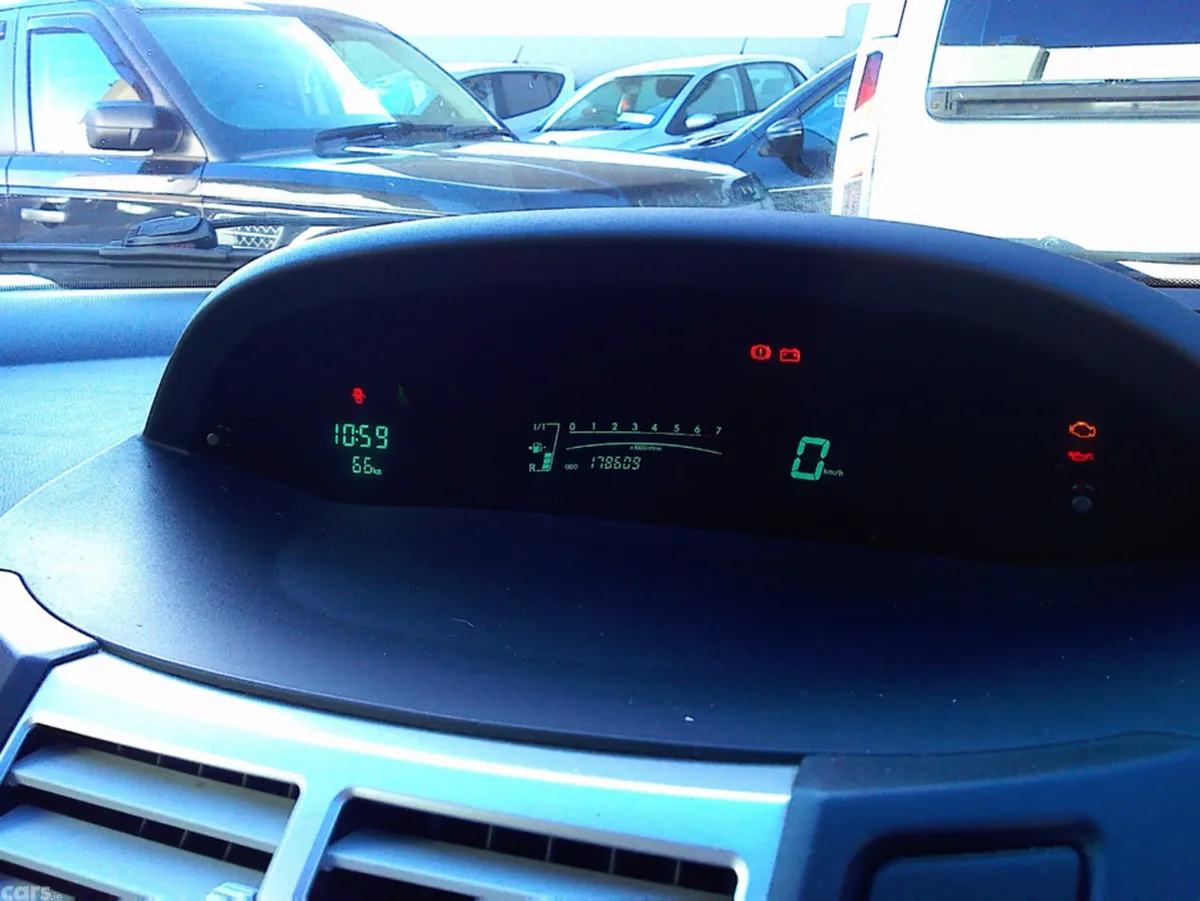 Toyota Yaris Hatchback, Petrol, 2008, Red