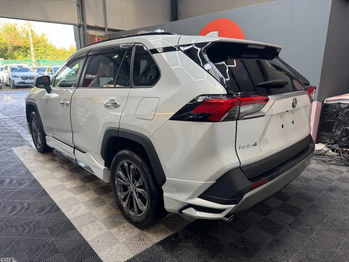 Toyota RAV4 SUV, Petrol Hybrid, 2024, White