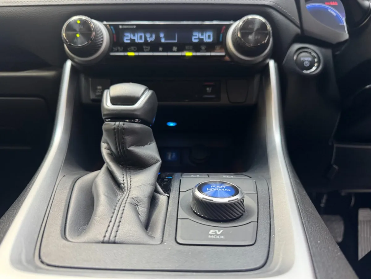 Toyota RAV4 SUV, Petrol Hybrid, 2024, White