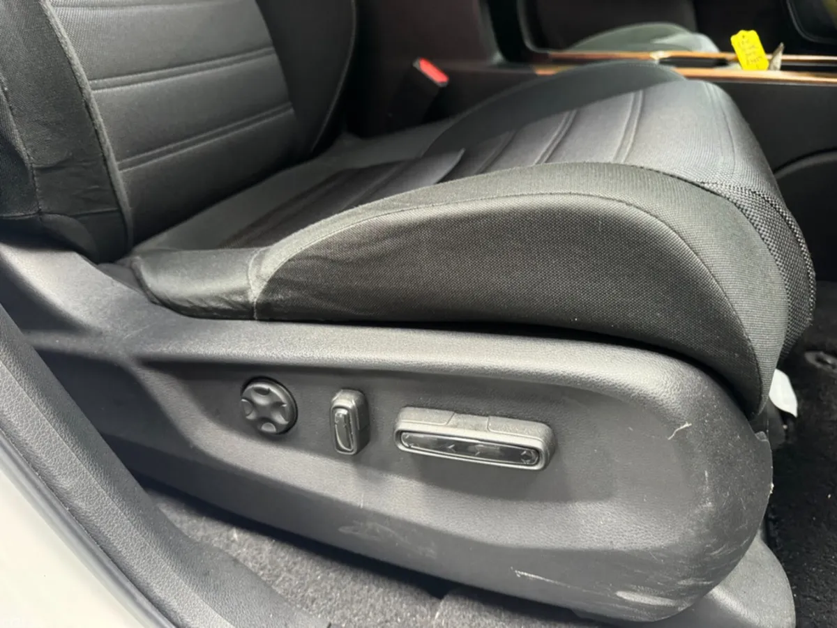 Honda CR-V SUV, Petrol Hybrid, 2019, White