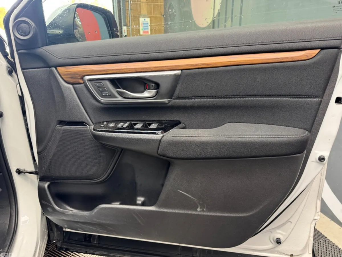 Honda CR-V SUV, Petrol Hybrid, 2019, White