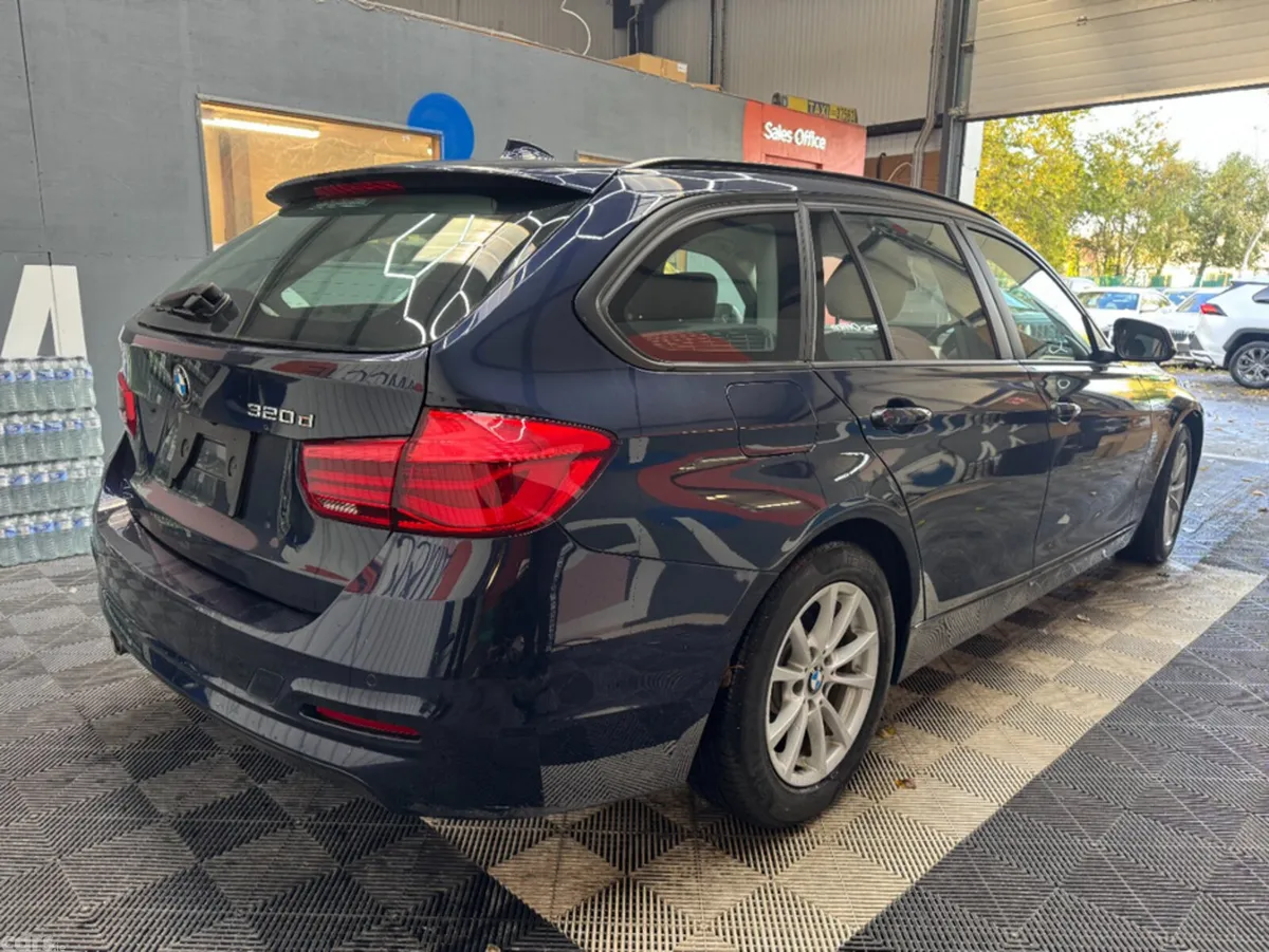 BMW 3-Series Estate, Diesel, 2017, Blue