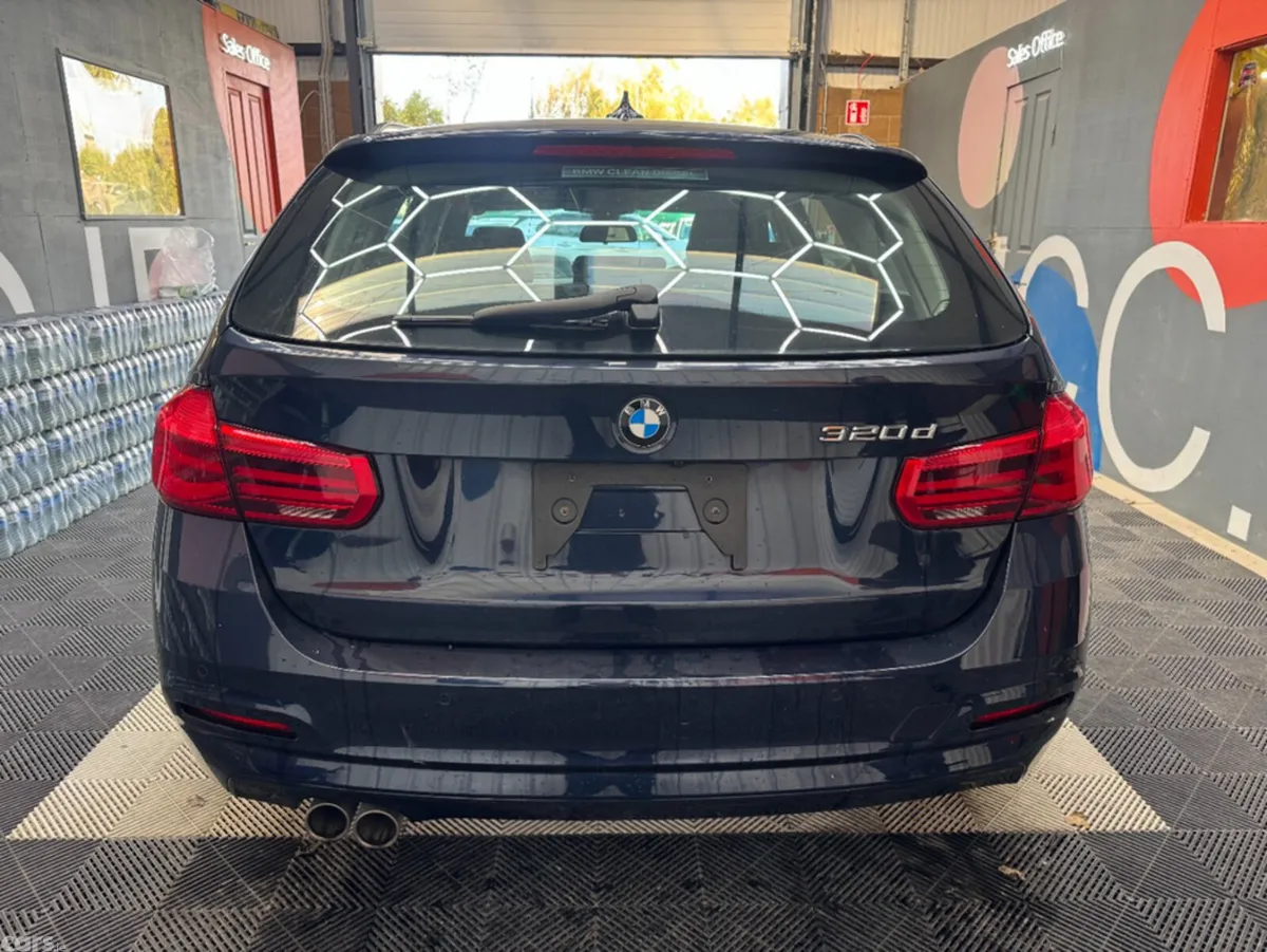 BMW 3-Series Estate, Diesel, 2017, Blue