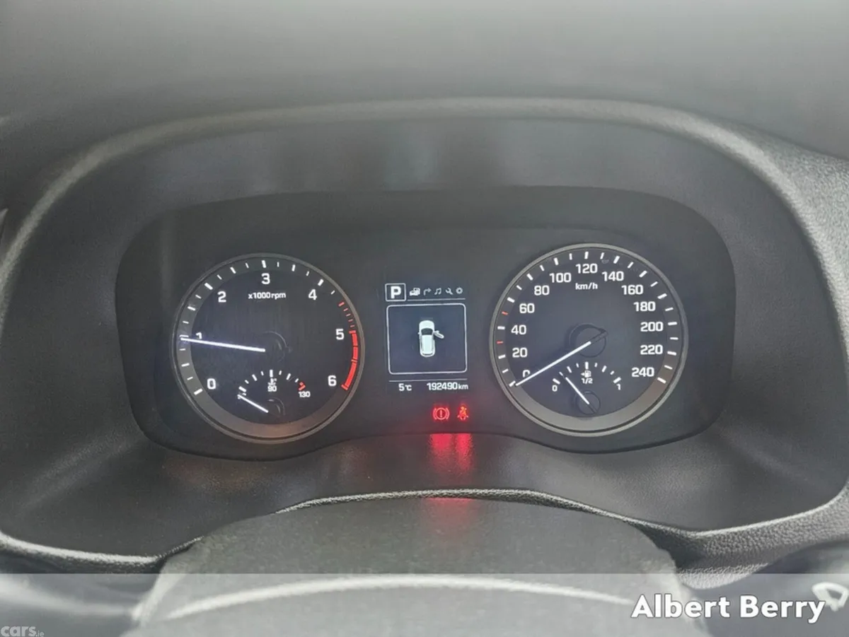 Hyundai Tucson MPV, Diesel, 2017, White