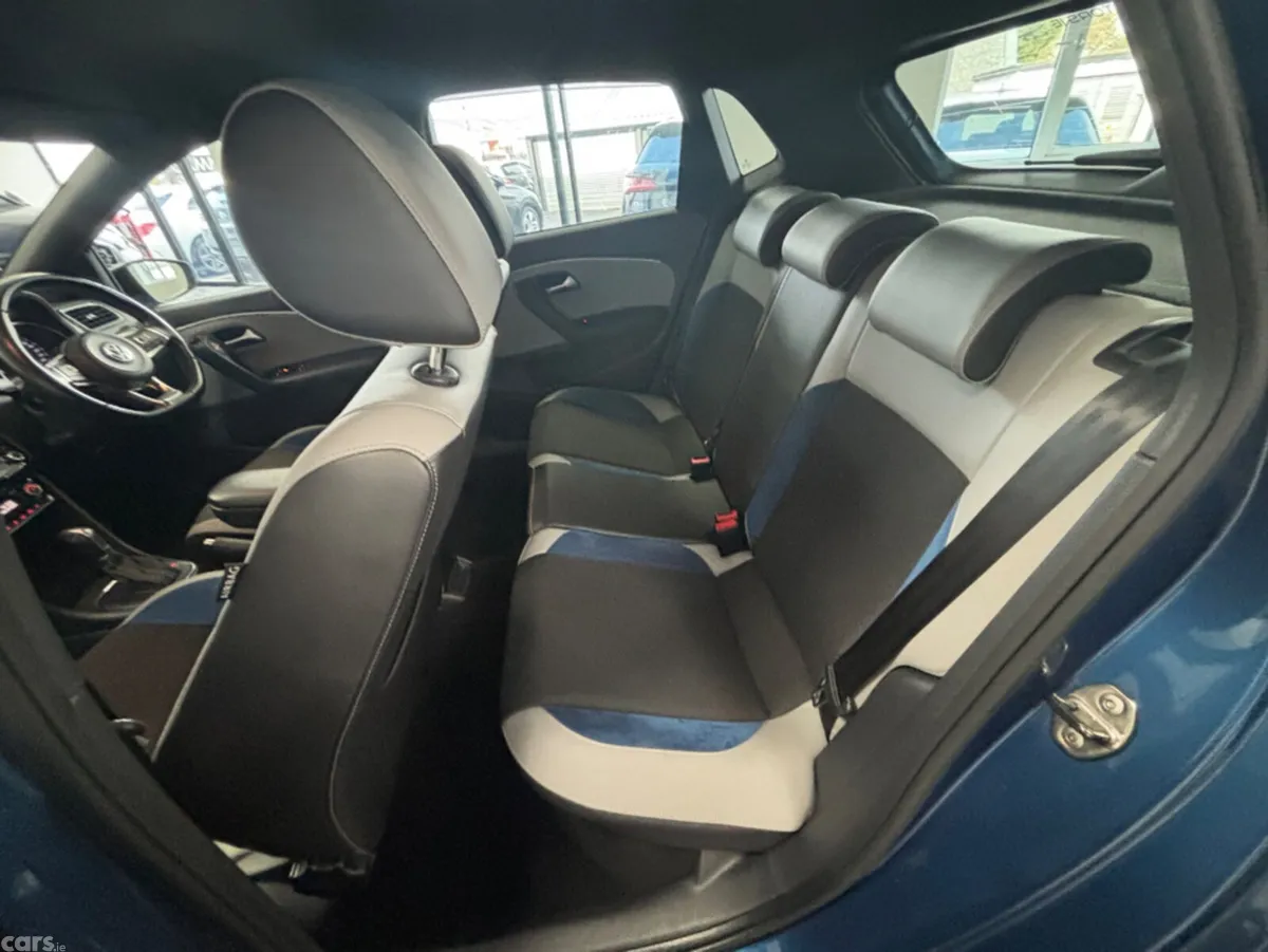 Volkswagen Polo Hatchback, Petrol, 2014, Blue