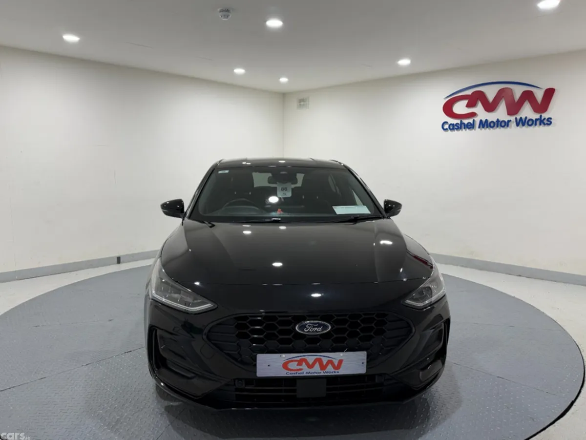 Ford Focus Hatchback, Petrol Hybrid, 2023, Black