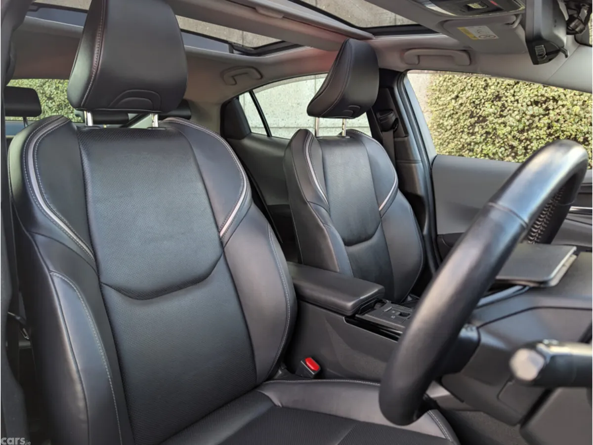Toyota Prius Saloon, Petrol Hybrid, 2023, White