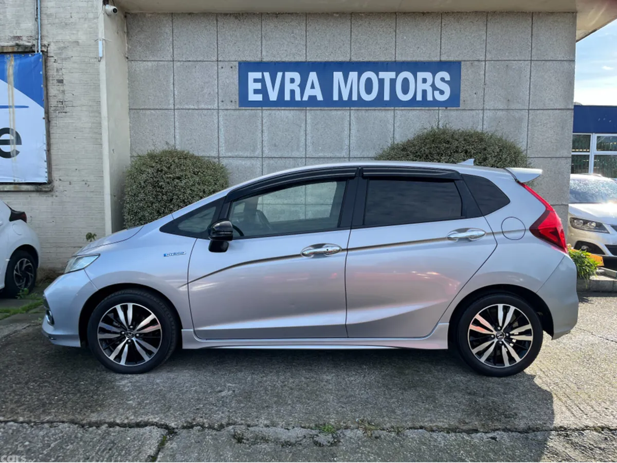 Honda Fit Hatchback, Petrol Hybrid, 2017, Silver