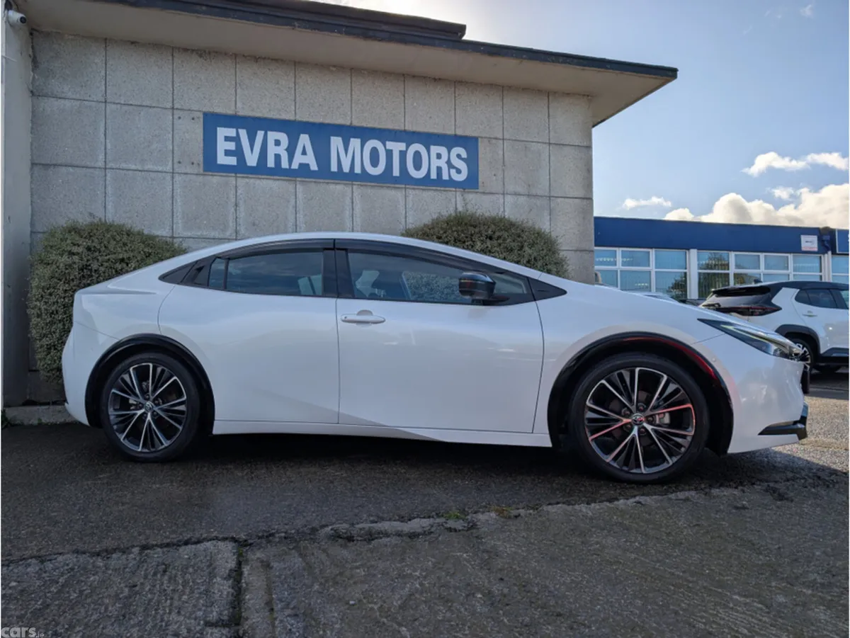 Toyota Prius Saloon, Petrol Hybrid, 2023, White