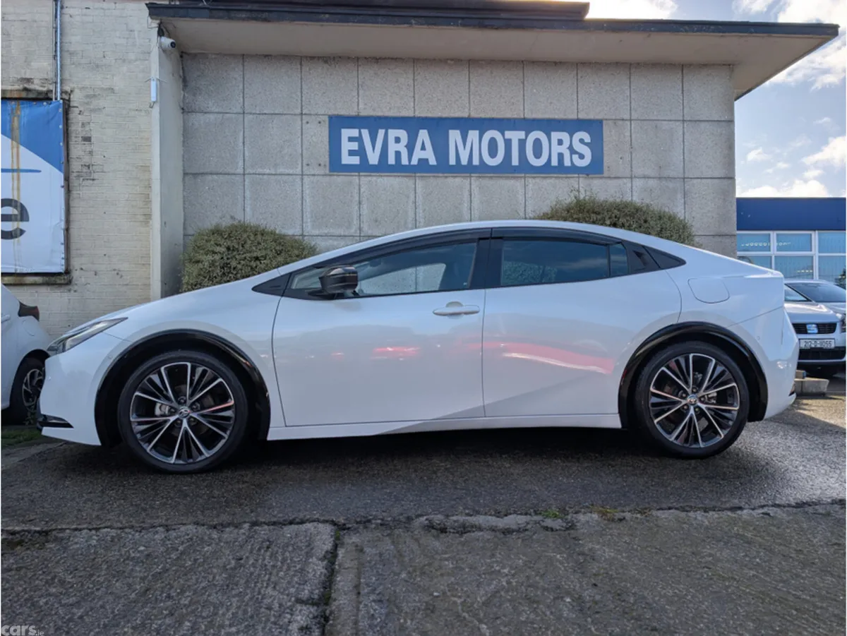 Toyota Prius Saloon, Petrol Hybrid, 2023, White