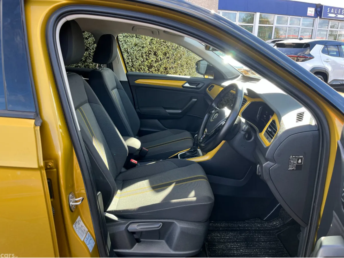 Volkswagen T-Roc SUV, Diesel, 2020, Gold