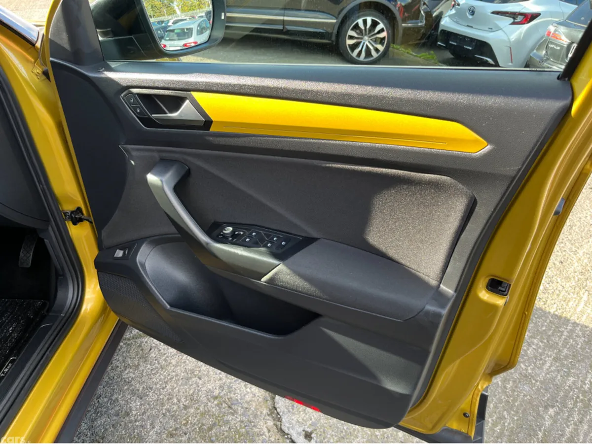 Volkswagen T-Roc SUV, Diesel, 2020, Gold