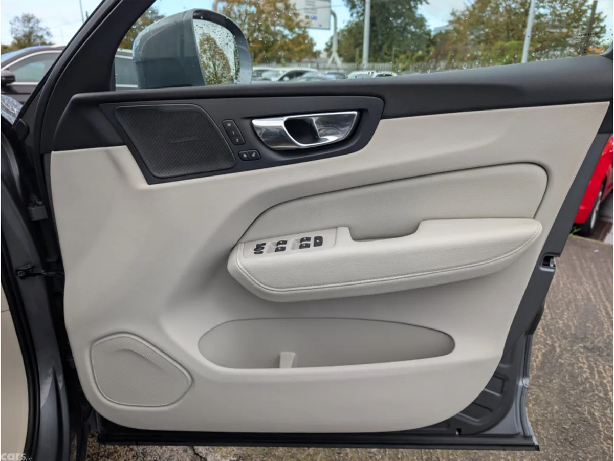 Volvo XC60 SUV, Diesel, 2019, Grey