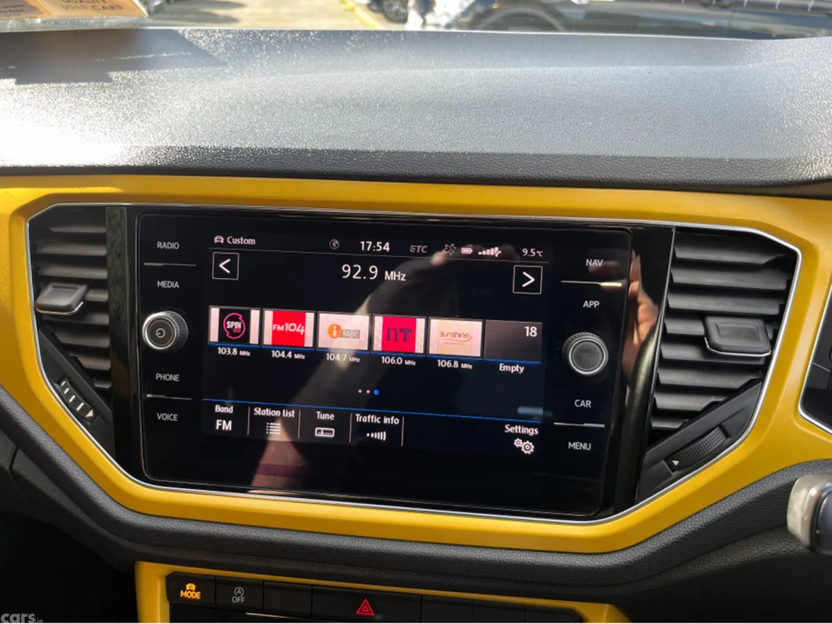 Volkswagen T-Roc SUV, Diesel, 2020, Gold