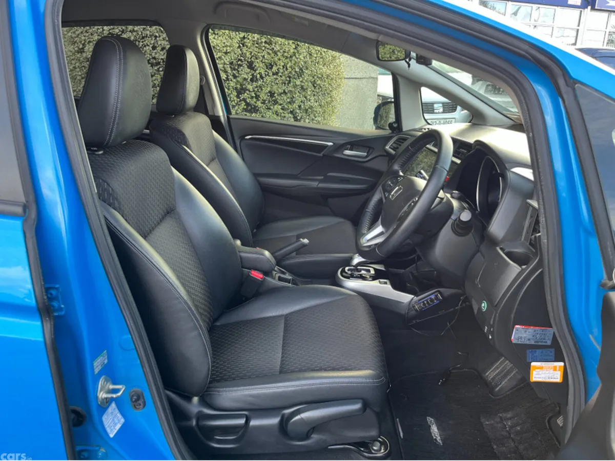 Honda Fit Hatchback, Petrol Hybrid, 2015, Blue