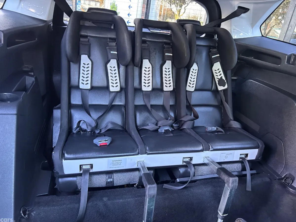 Peugeot 5008 MPV, Diesel, 2018, White