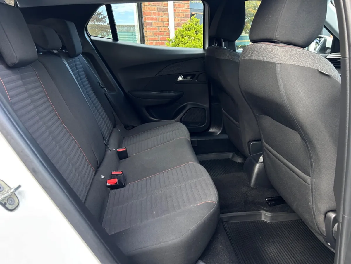 Peugeot 5008 MPV, Diesel, 2018, White