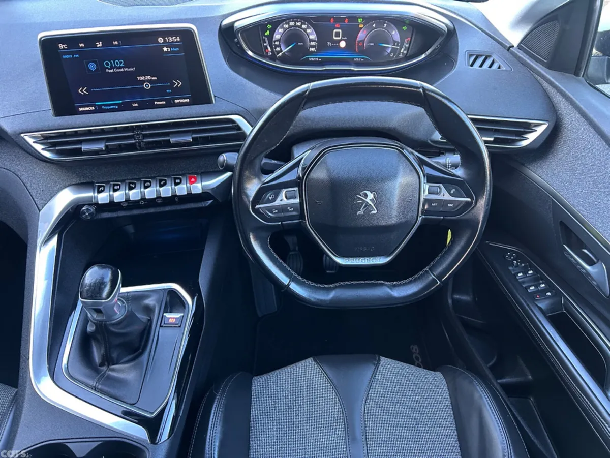 Peugeot 5008 MPV, Diesel, 2018, White