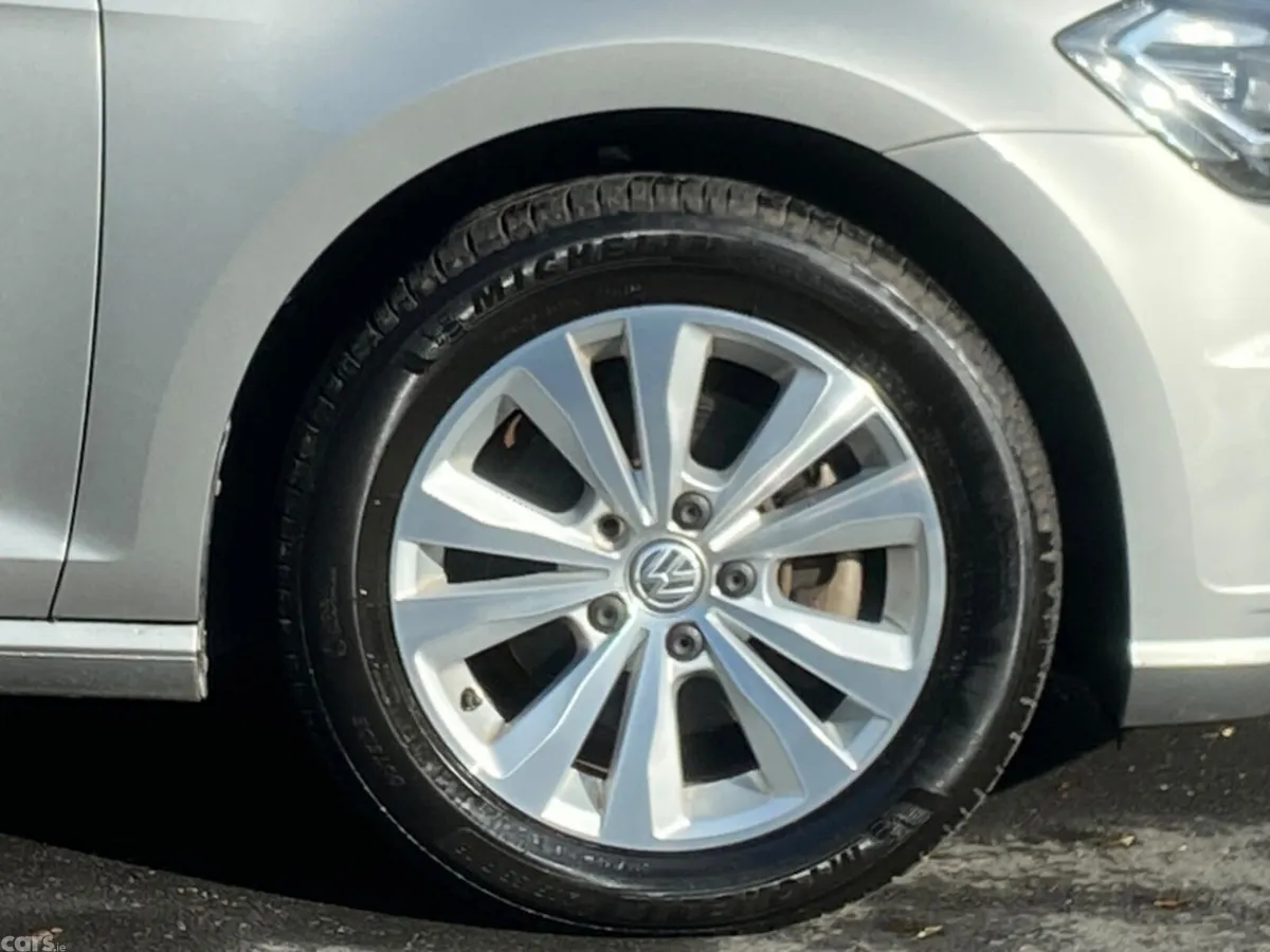 Volkswagen Golf Hatchback, Petrol, 2017, Silver
