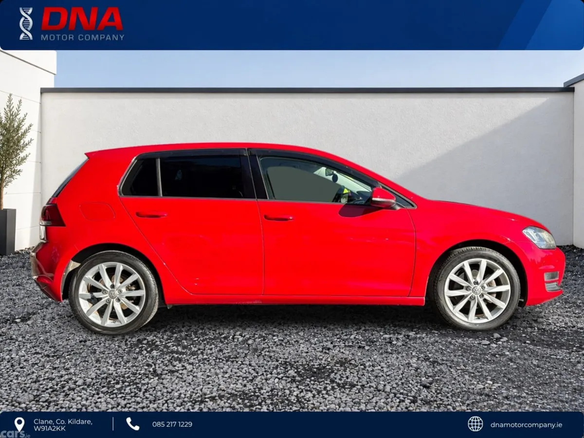 Volkswagen Golf Hatchback, Petrol, 2016, Red