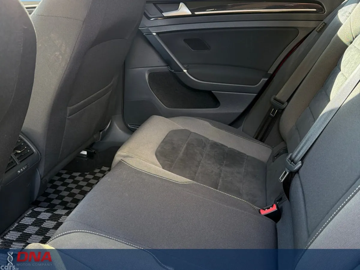 Volkswagen Golf Hatchback, Petrol, 2016, Red