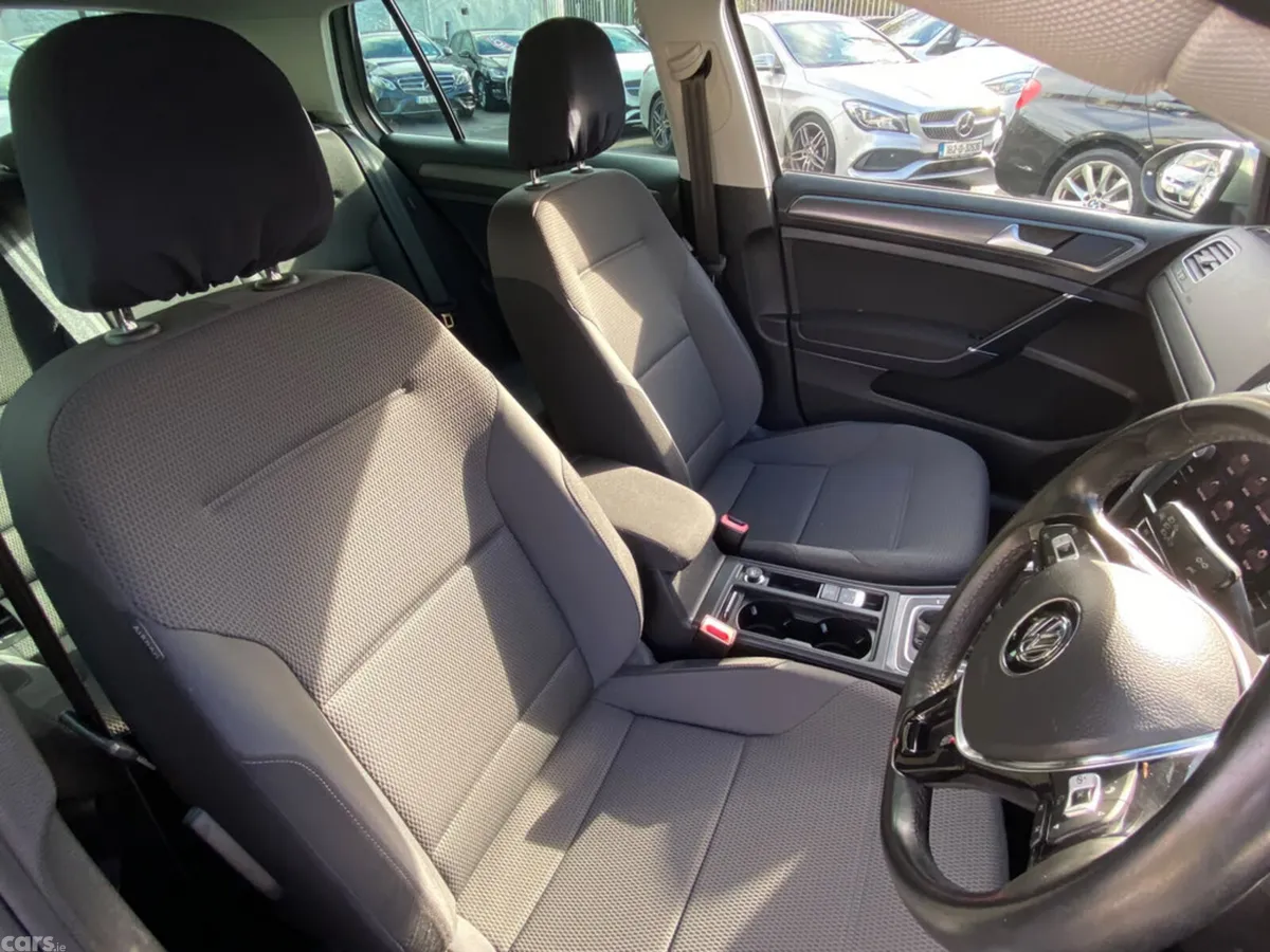 Volkswagen Golf Hatchback, Petrol, 2017, Silver