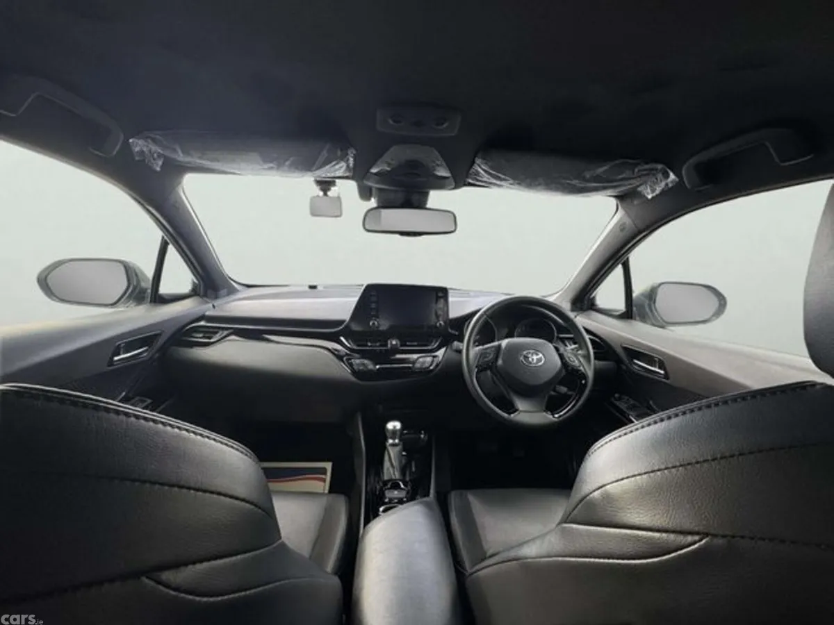 Toyota C-HR SUV, Petrol Hybrid, 2021, White
