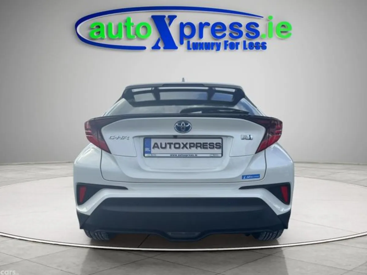 Toyota C-HR SUV, Petrol Hybrid, 2021, White
