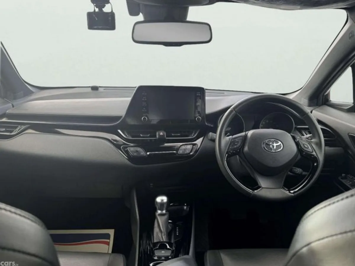 Toyota C-HR SUV, Petrol Hybrid, 2021, White