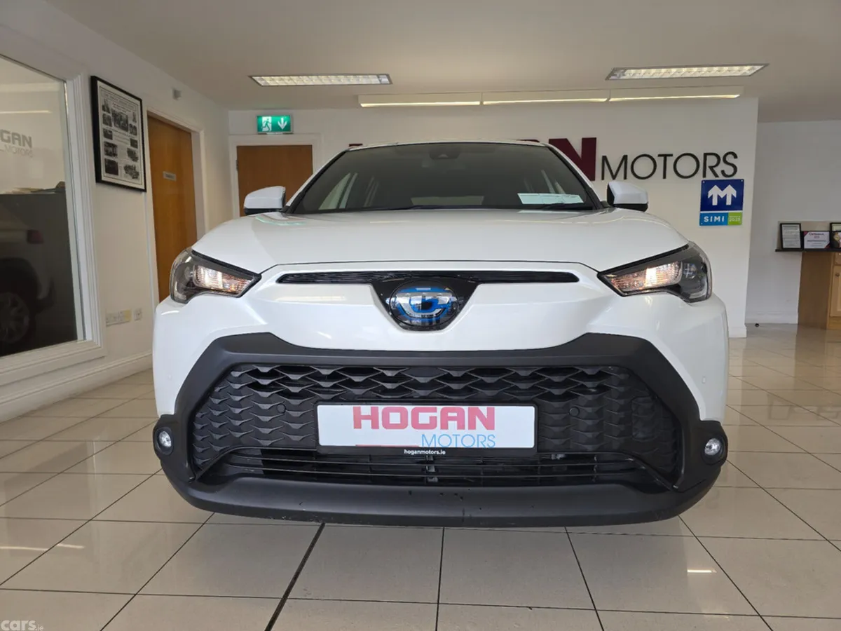 Toyota Corolla Cross SUV, Petrol Hybrid, 2023, White