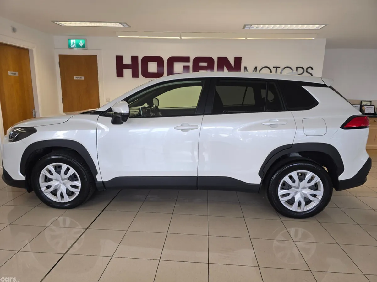 Toyota Corolla Cross SUV, Petrol Hybrid, 2023, White