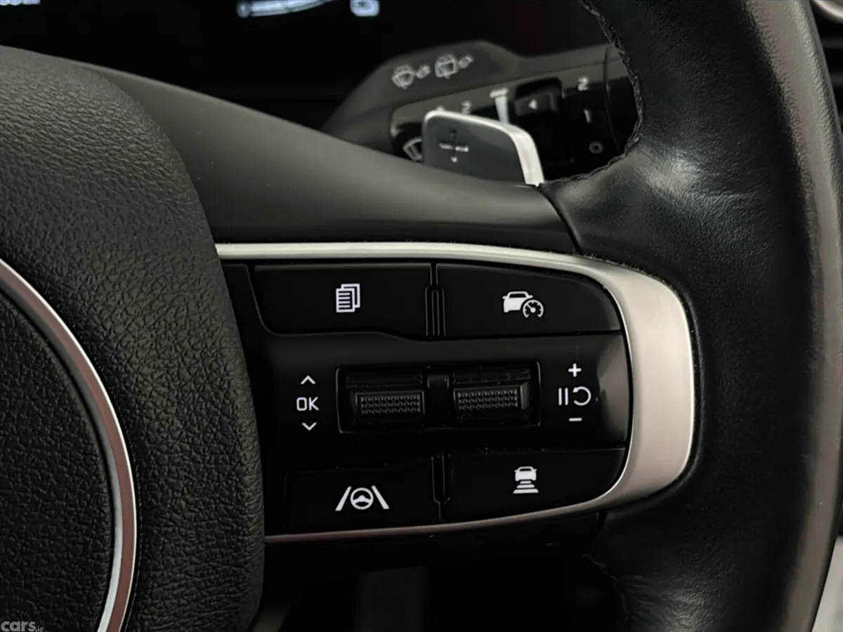 Kia Sportage SUV, Petrol Plug-in Hybrid, 2023, White