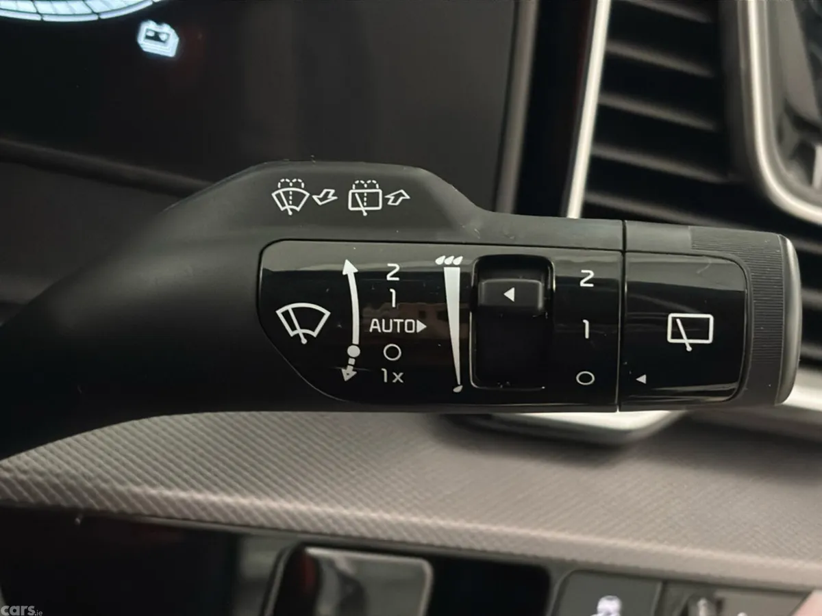 Kia Sportage SUV, Petrol Plug-in Hybrid, 2023, White