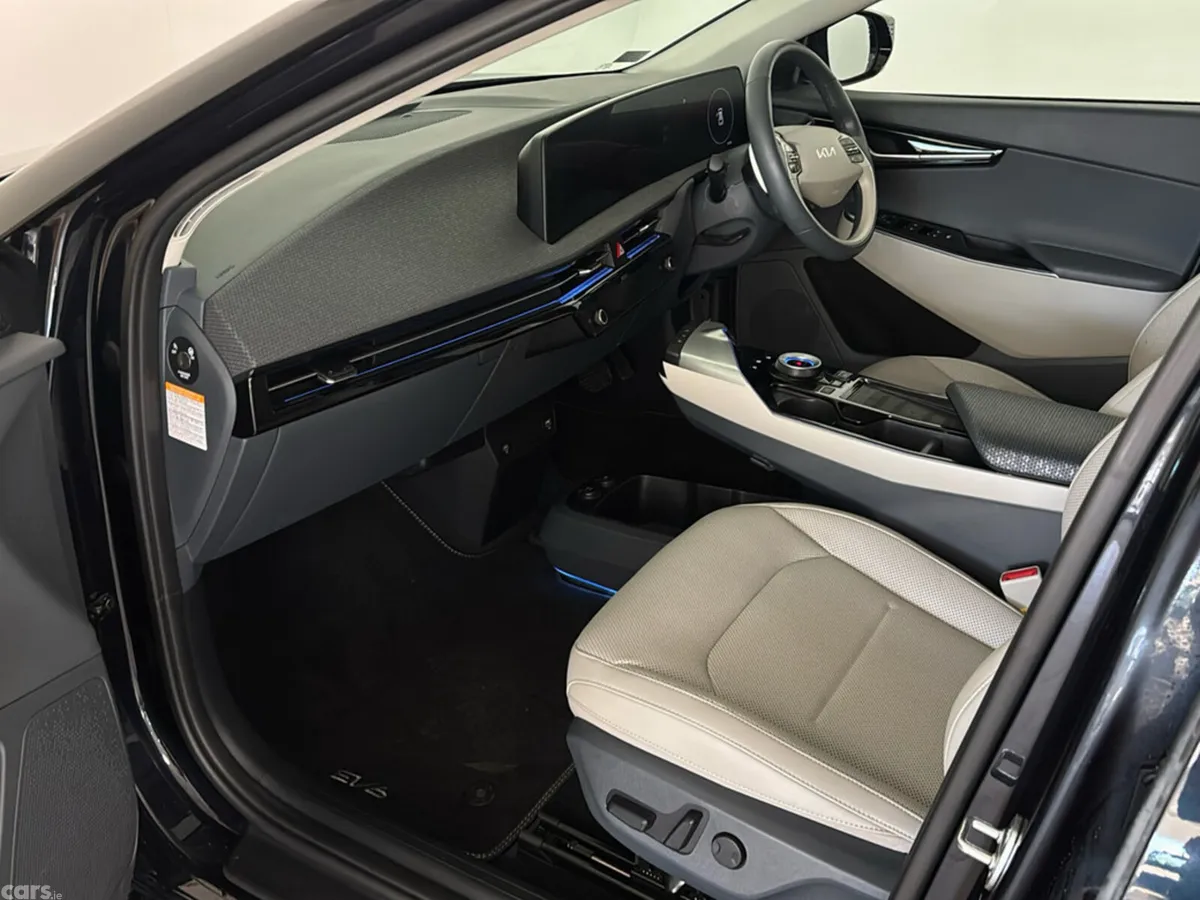 Kia EV6 MPV, Electric, 2025, Blue