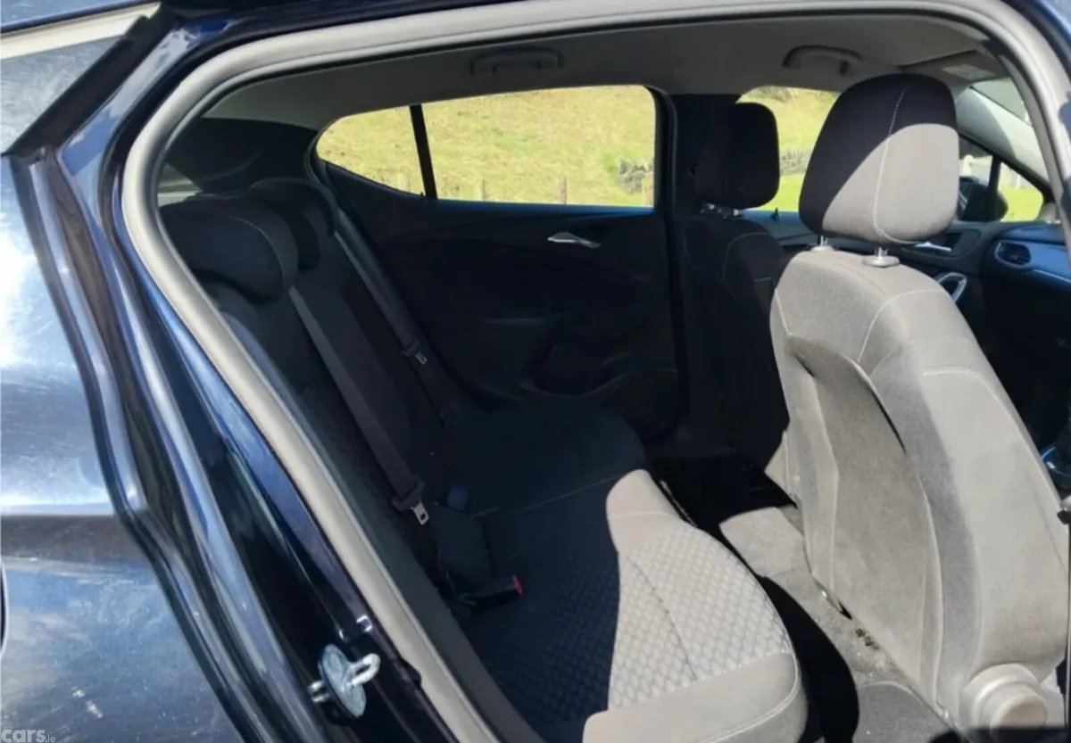 Opel Astra Hatchback, Petrol, 2019, Blue