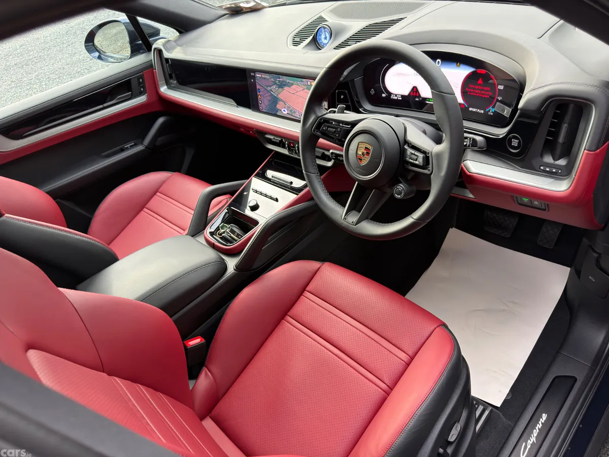 Porsche Cayenne SUV, Petrol Plug-in Hybrid, 2024, Blue