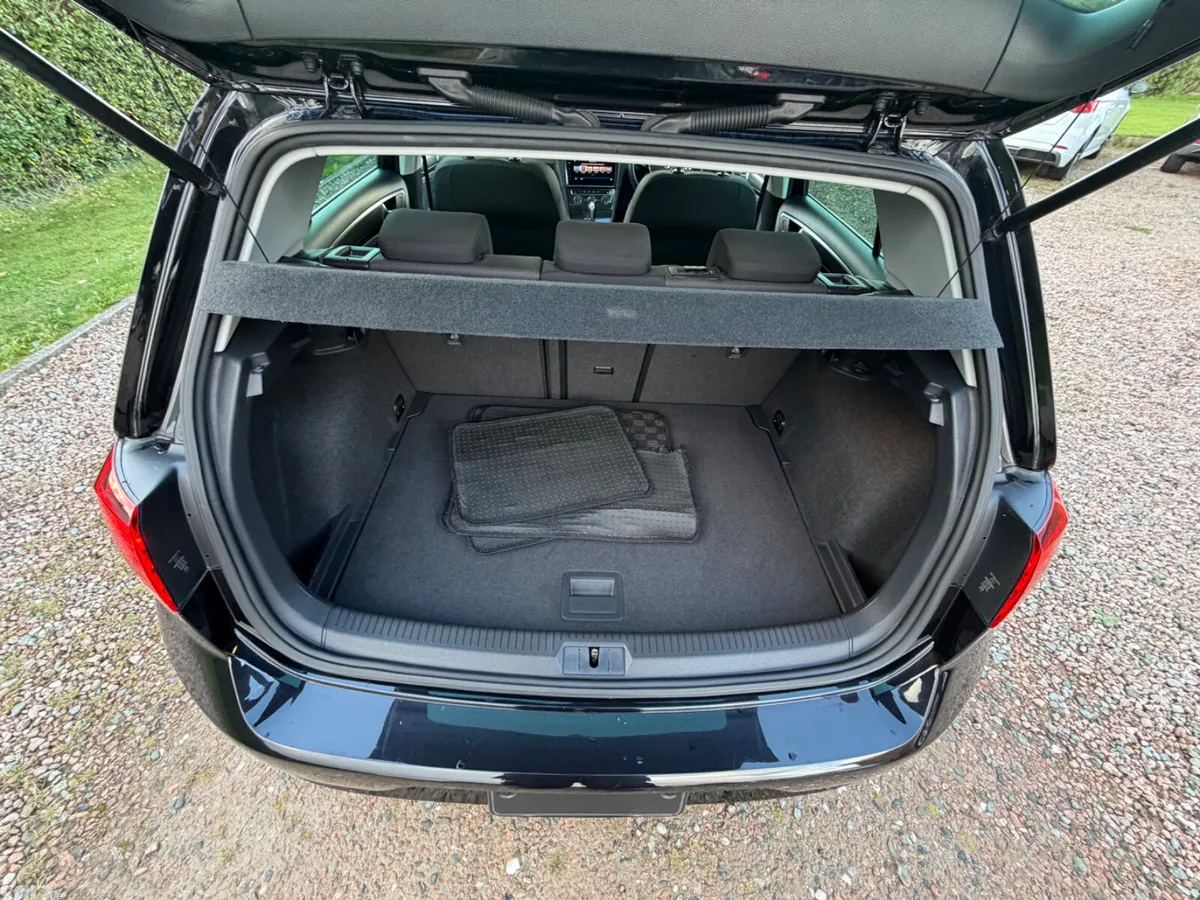 Volkswagen Golf Hatchback, Petrol, 2017, Black