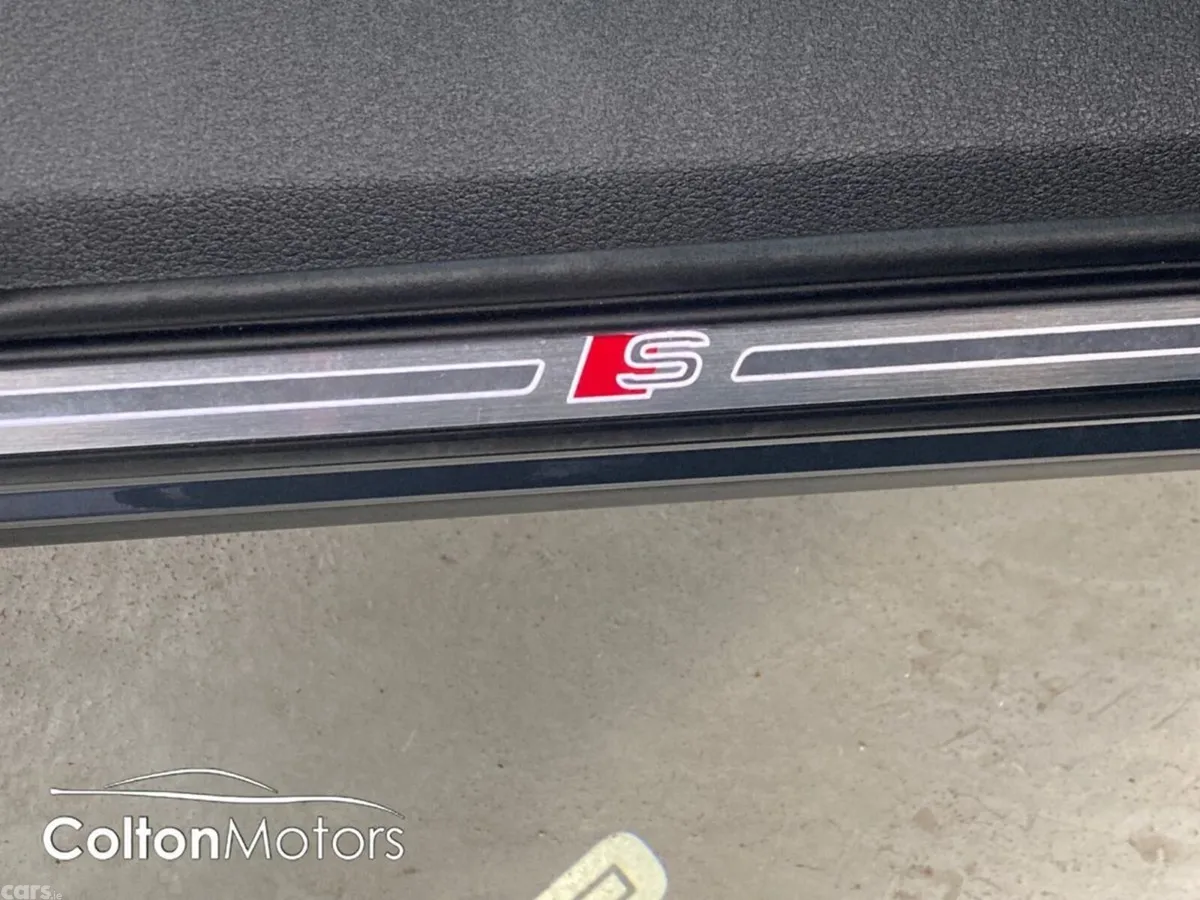 Audi Q8 SUV, Electric, 2024, Grey