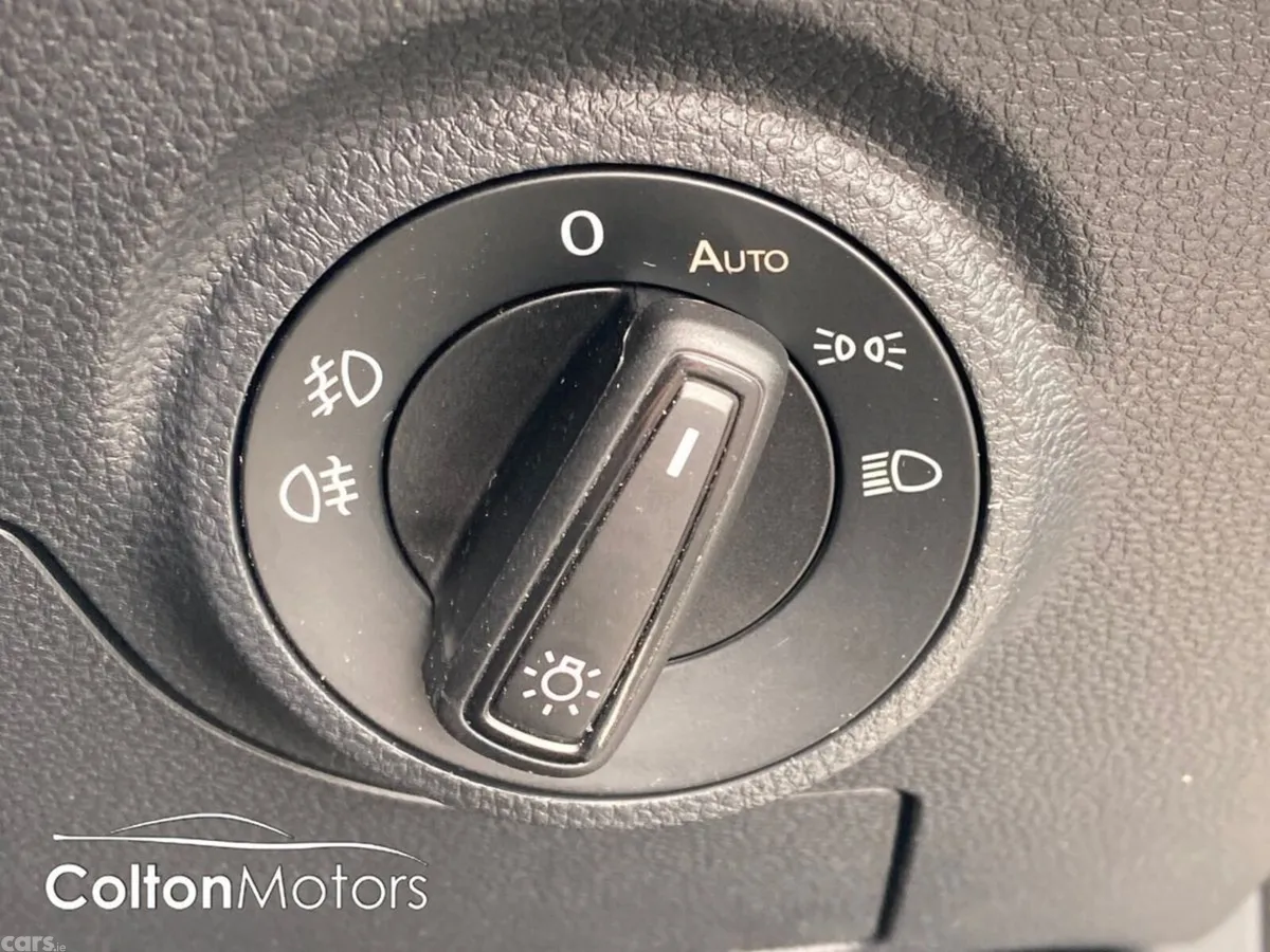 SEAT Arona SUV, Petrol, 2025, Green