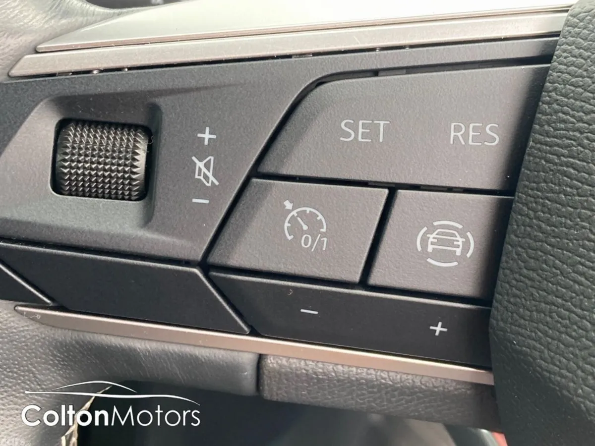 SEAT Arona SUV, Petrol, 2025, Green