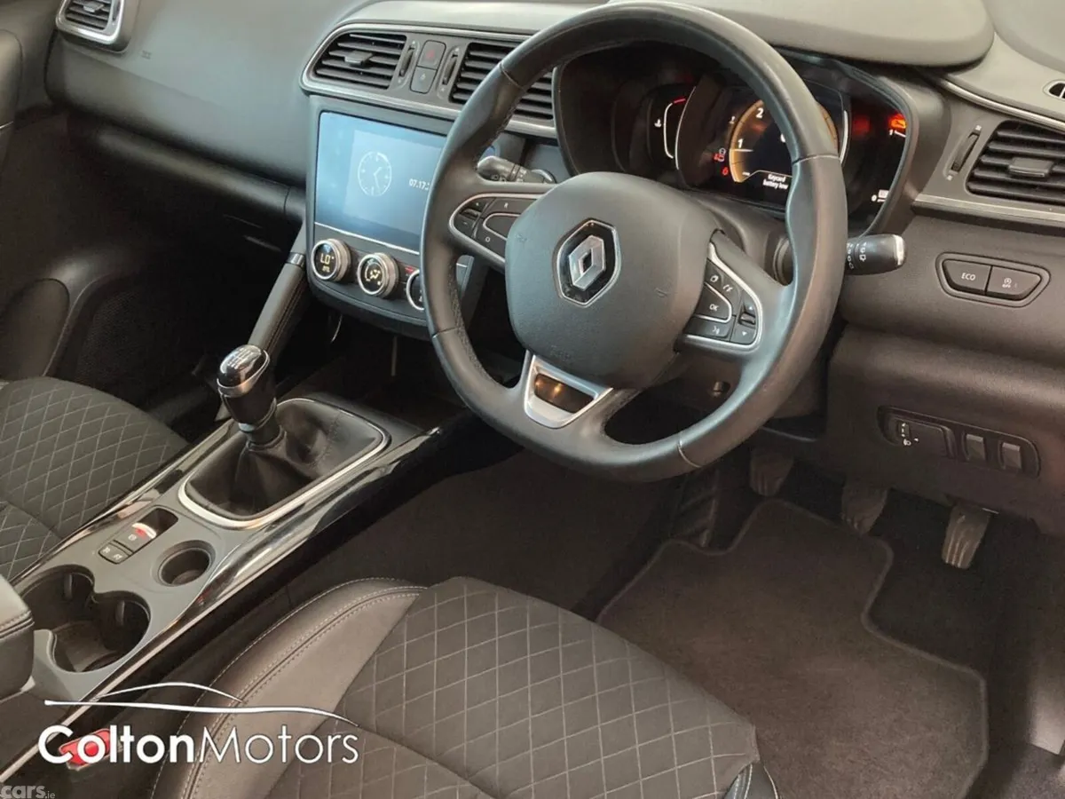 Renault Kadjar SUV, Diesel, 2021, Red
