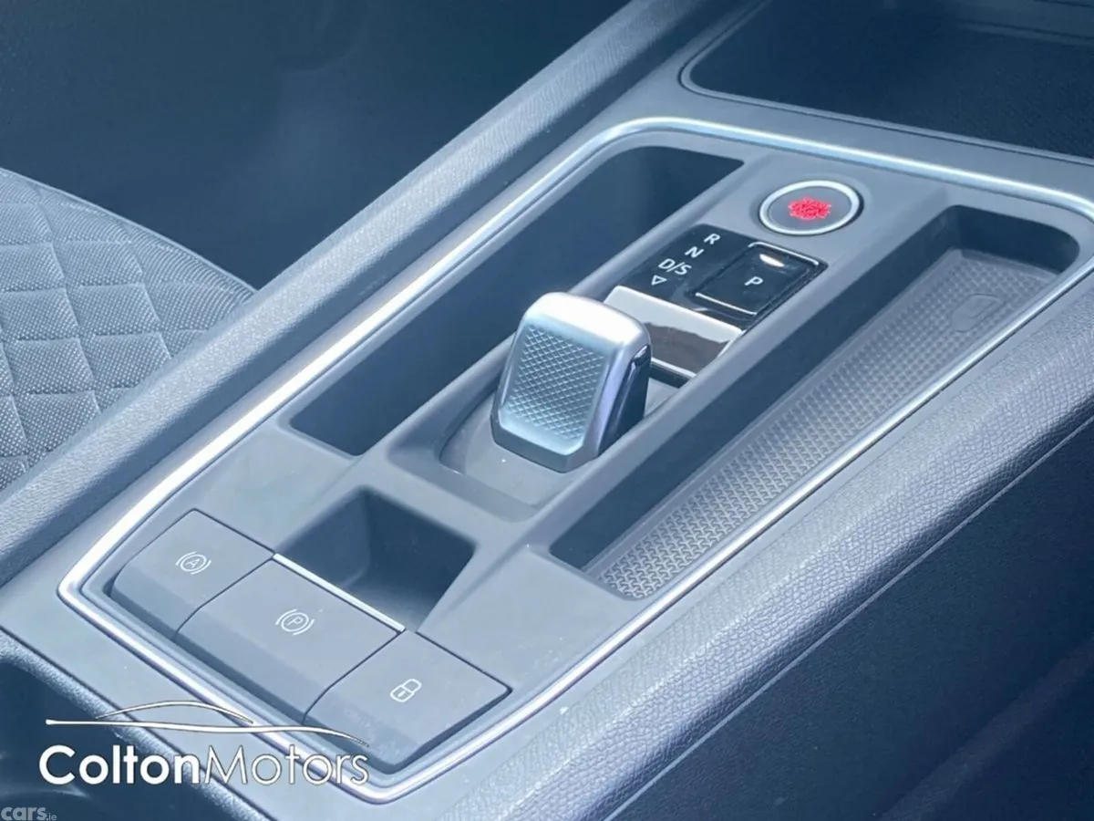 SEAT Leon Hatchback, Petrol Plug-in Hybrid, 2025, Red