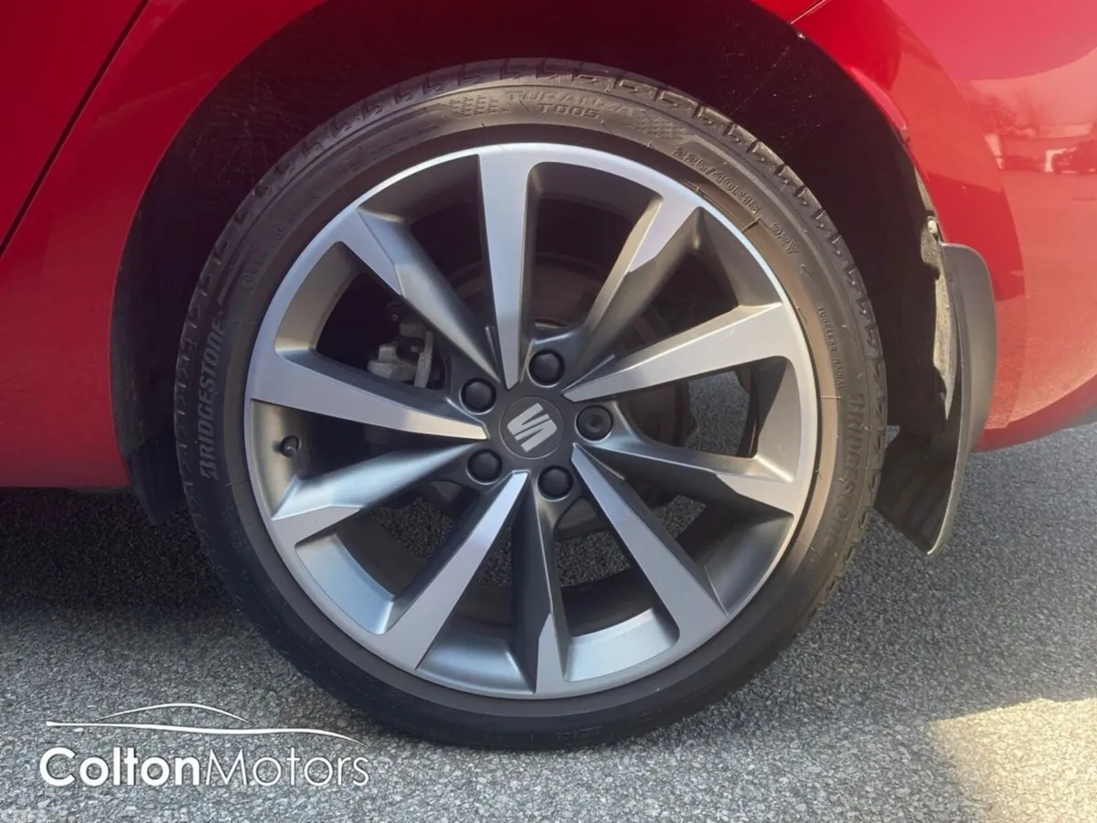 SEAT Leon Hatchback, Petrol Plug-in Hybrid, 2025, Red