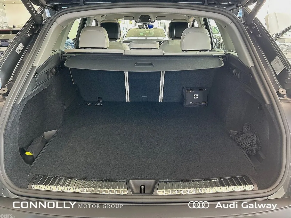 Audi Q5 SUV, Petrol Plug-in Hybrid, 2027, Grey