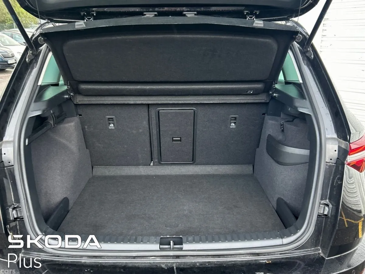 Skoda Karoq SUV, Petrol, 2026, Black