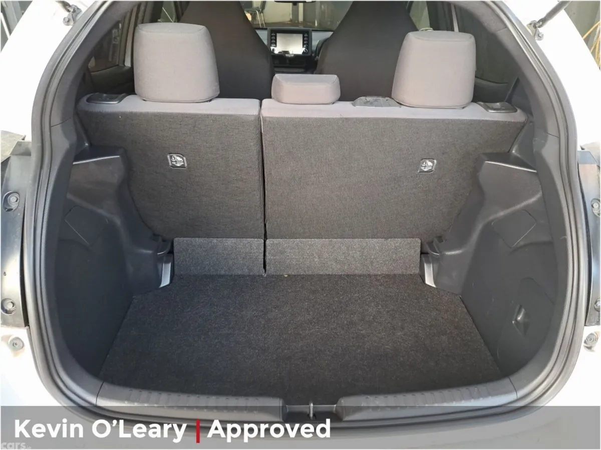 Toyota Yaris Hatchback, Petrol Hybrid, 2021, Silver